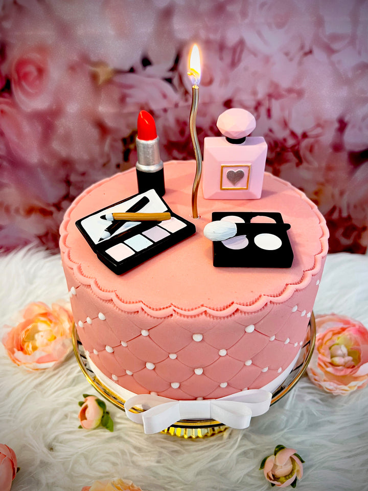 Deluxe make-up cake with white ribbon