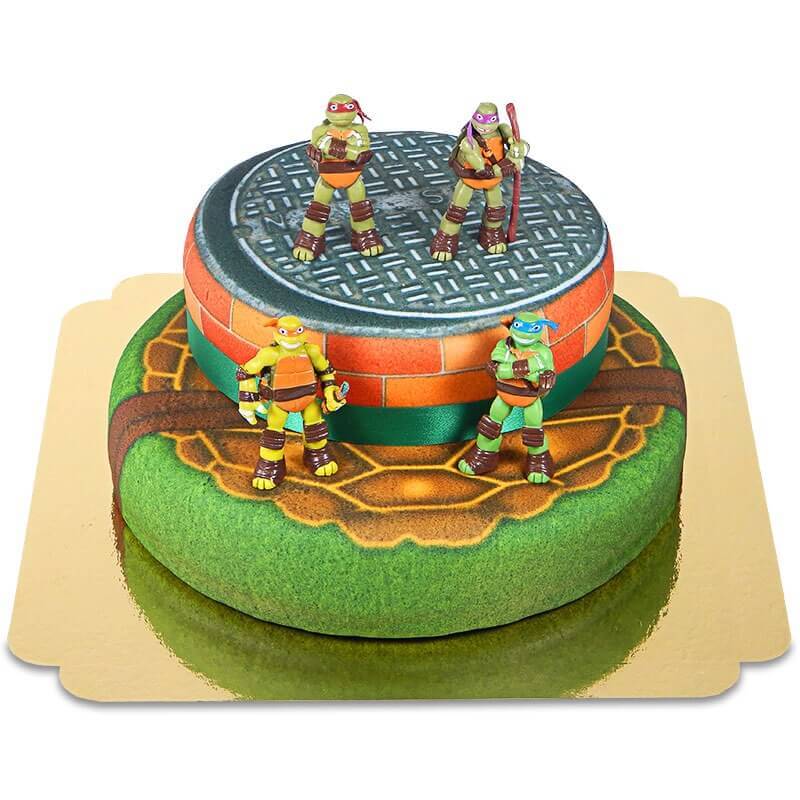 Ninja Turtles® on a two-tier cake