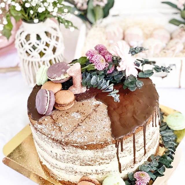Large Naked Cake – Vanilla/Raspberry
