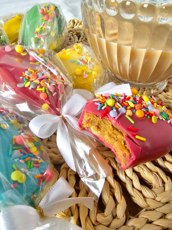Colourful Cake Popsicles with Sprinkles and Confetti (10 pieces)
