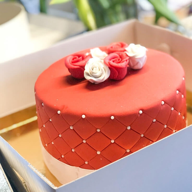 Red Deluxe Cake – double height