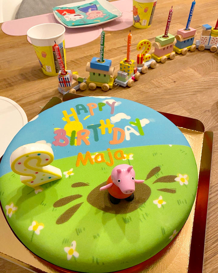 Peppa Pig birthday cake