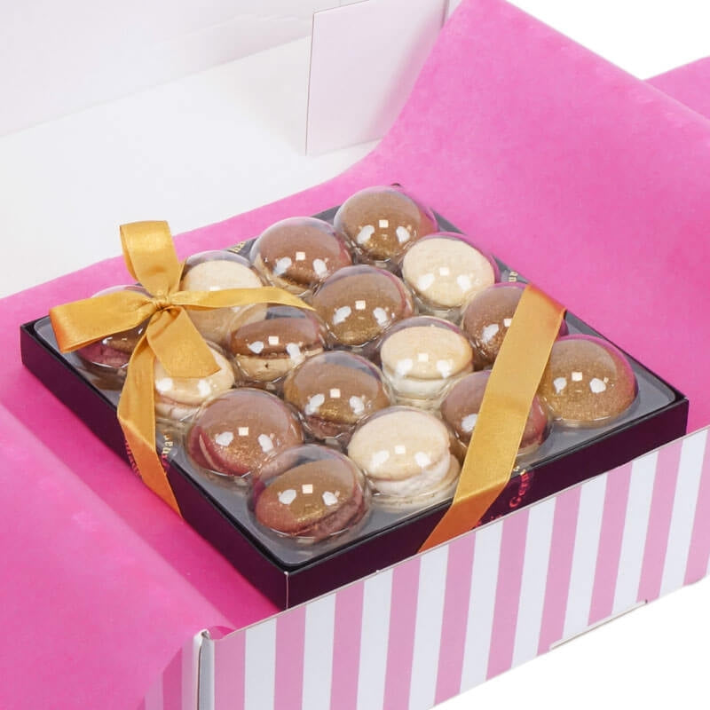 Golden Macarons (16 pieces)
