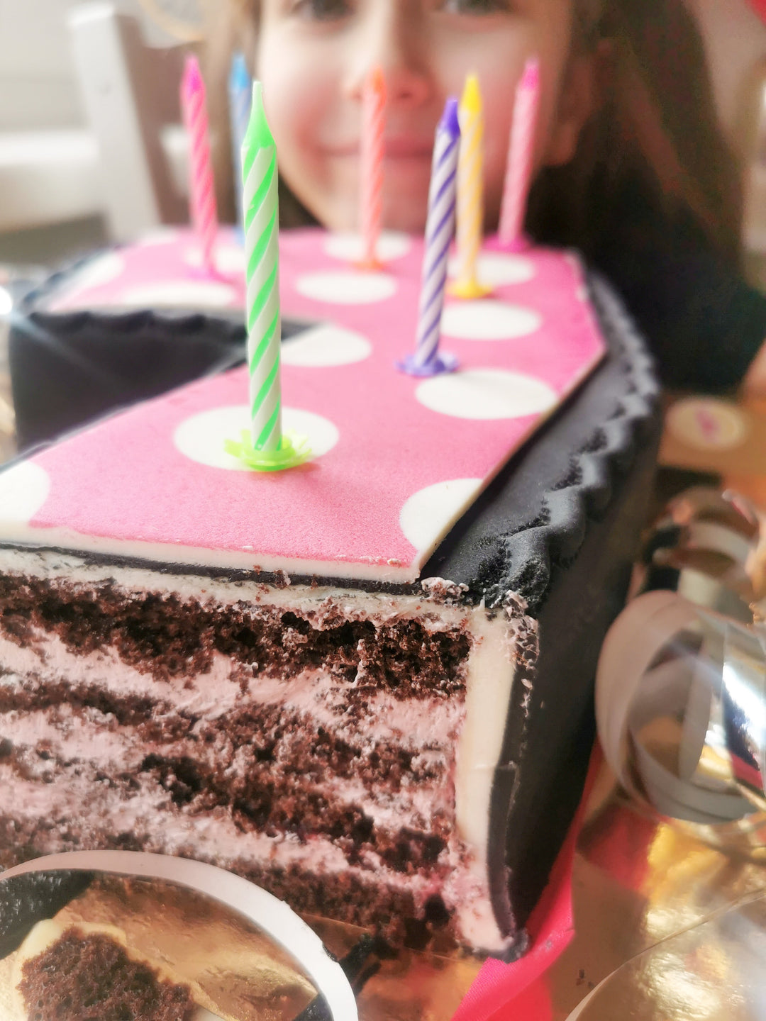 Number cake with Minnie Mouse® figure