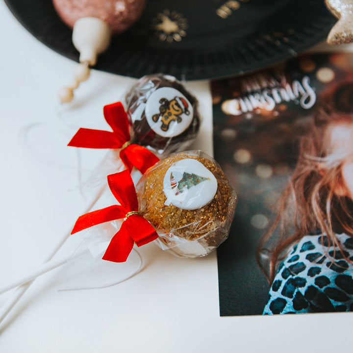 Christmas cake pops (12 pieces)