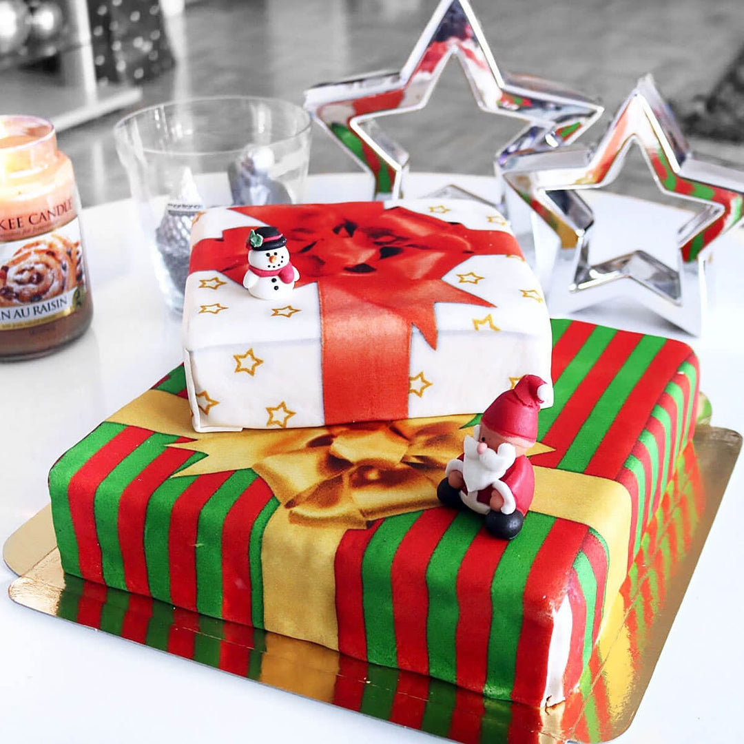 2-tier Christmas gift cake with Santa & snowman figures