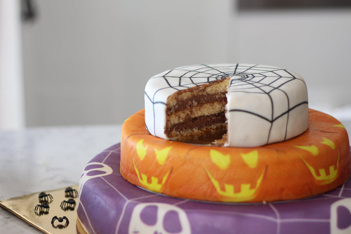Halloween 3 – Spider on a spooky cake