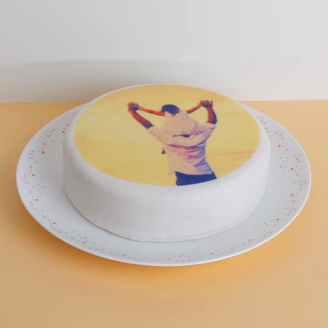 Round photo cake