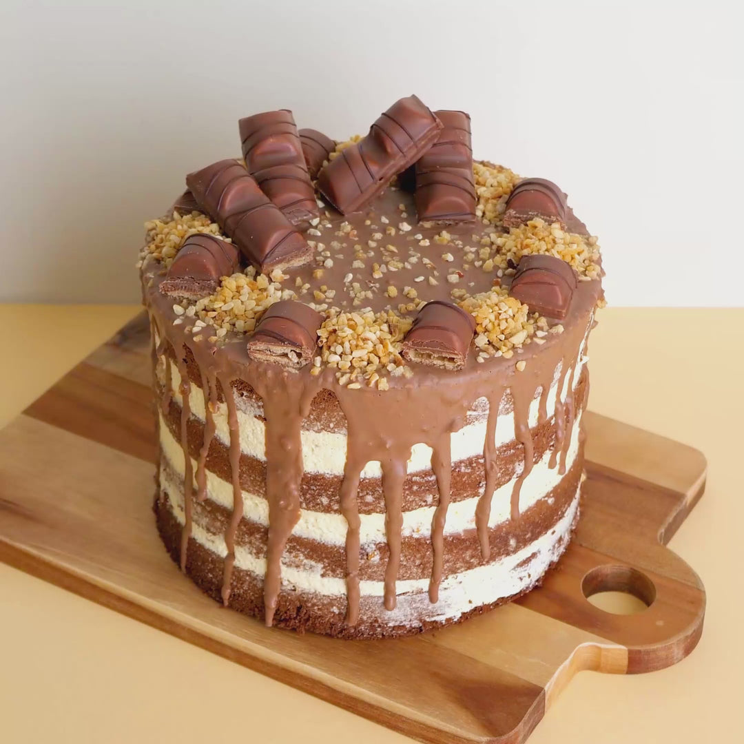 Cake with Kinder Bueno® bars