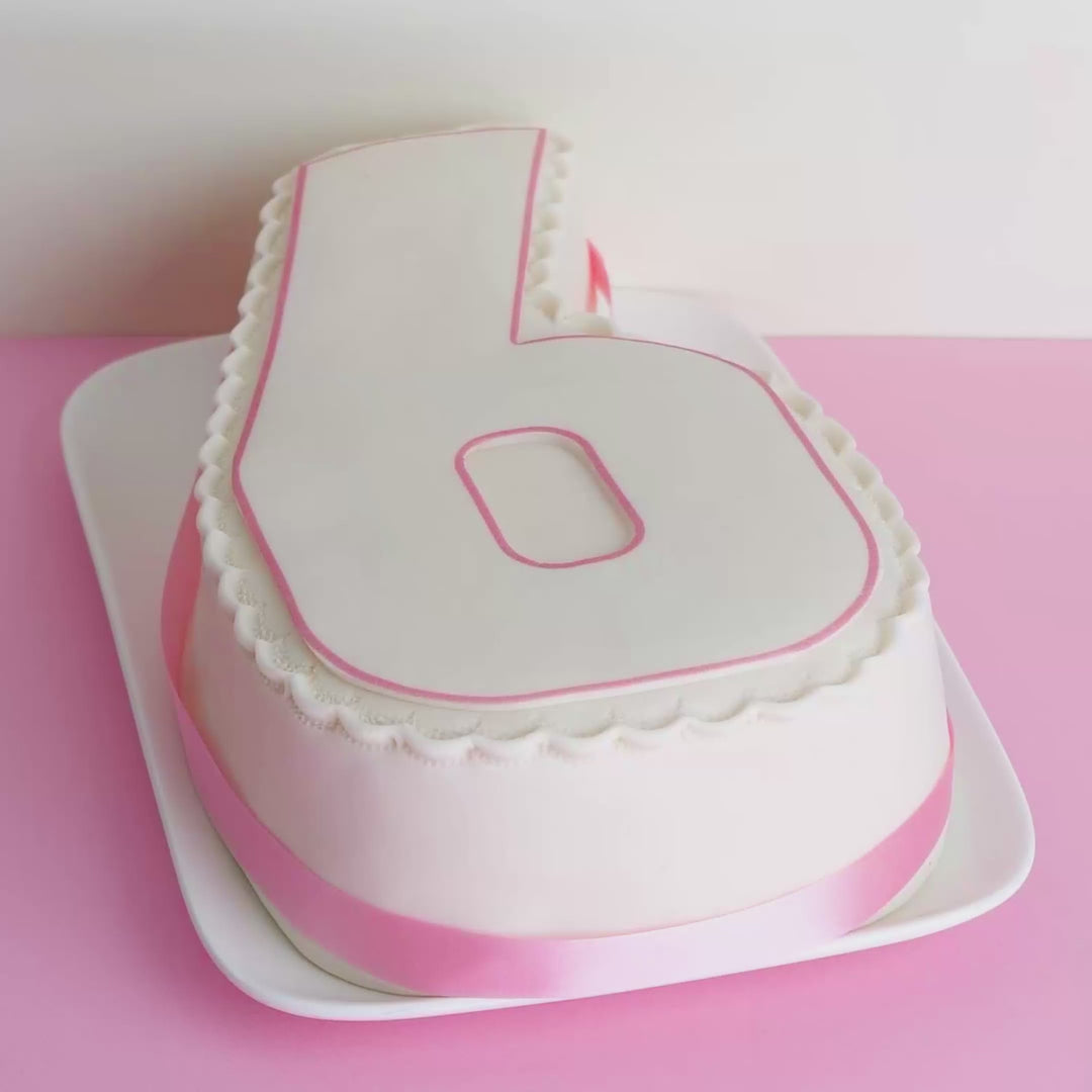Double-digit cakes, various colours