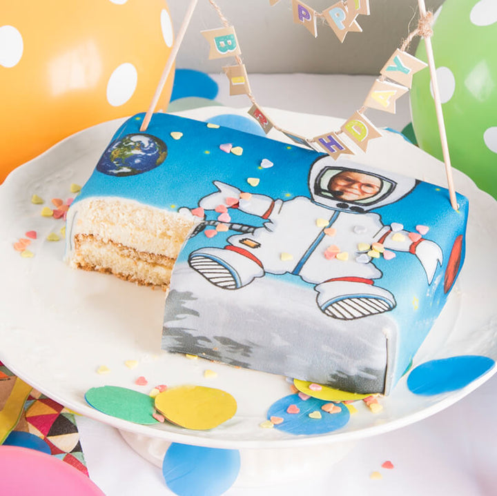 Astronaut, Face Cake