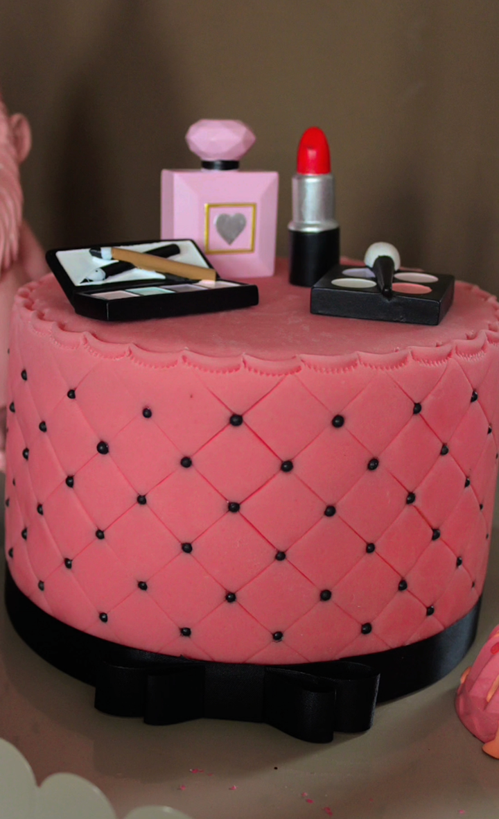 Deluxe Make-Up Cake with Black Ribbon