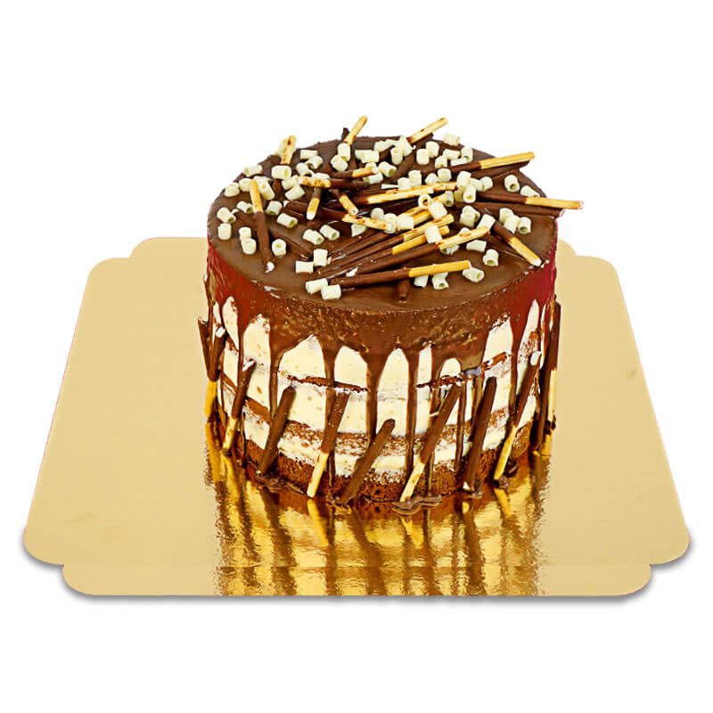 Cake with Mikado® sticks