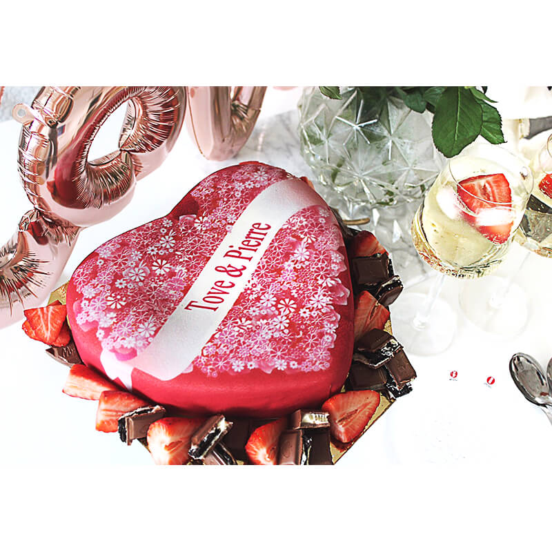 Heart-shaped love message cake