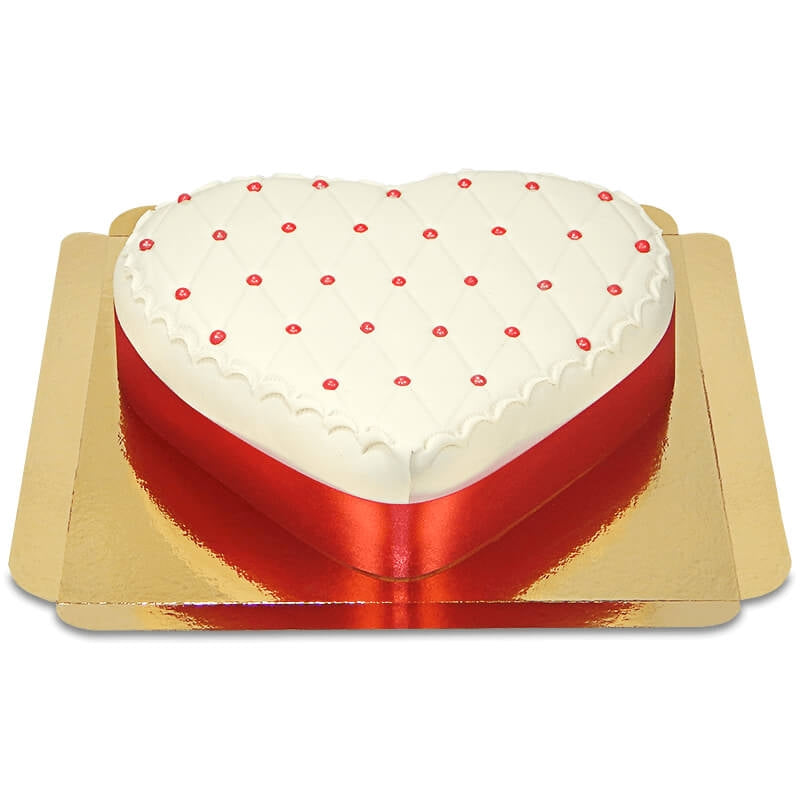 Deluxe Valentine’s Day Cake in Heart Shape