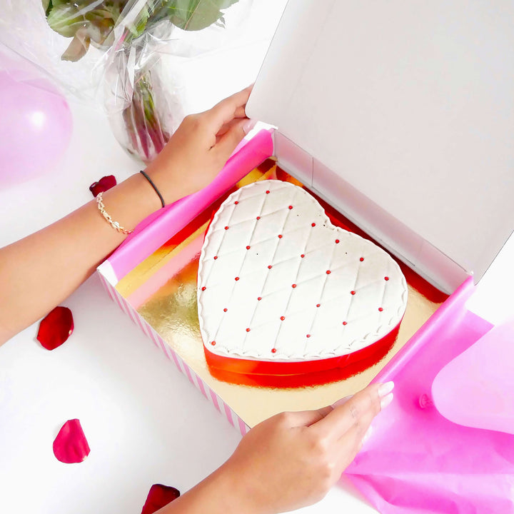 Deluxe Valentine’s Day Cake in Heart Shape